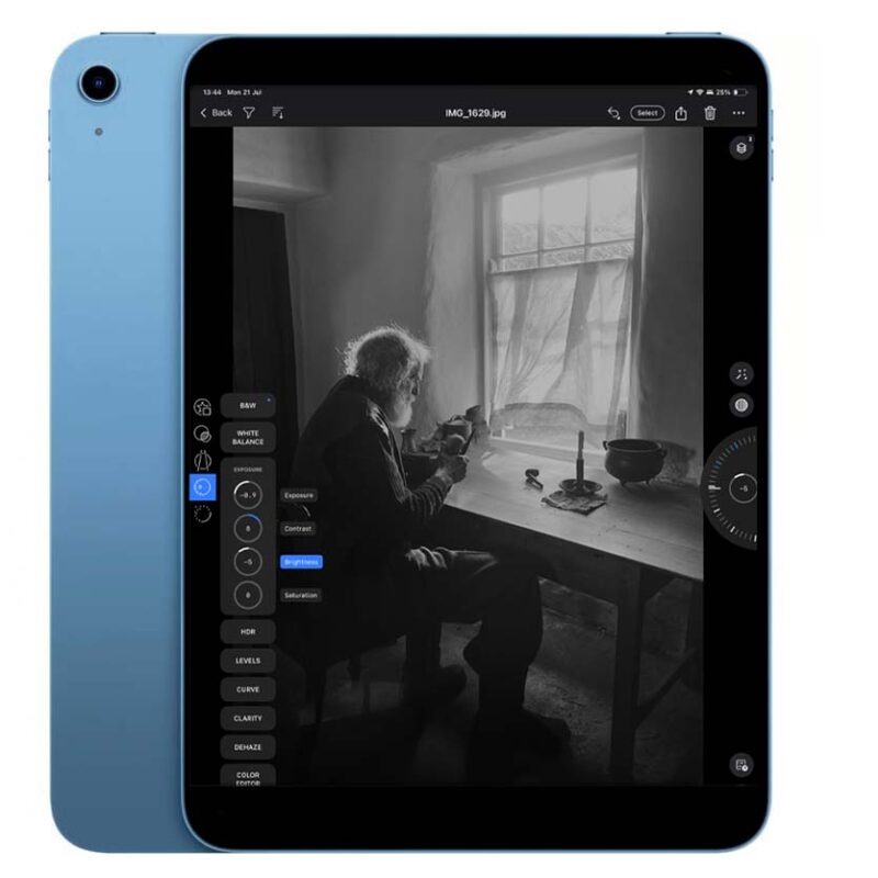 11'  iPad Client Monitor With Capture Live